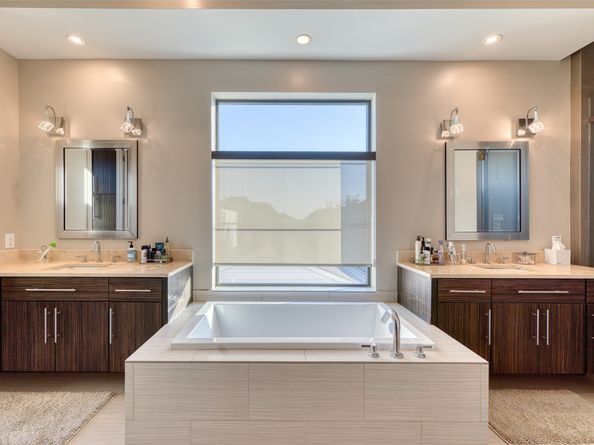 5521 Kiam Street, Houston TX 77007