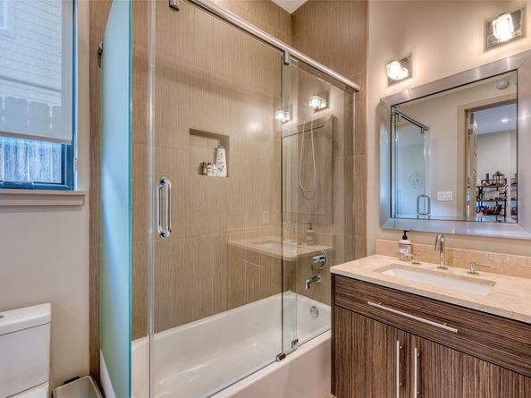 5521 Kiam Street, Houston TX 77007