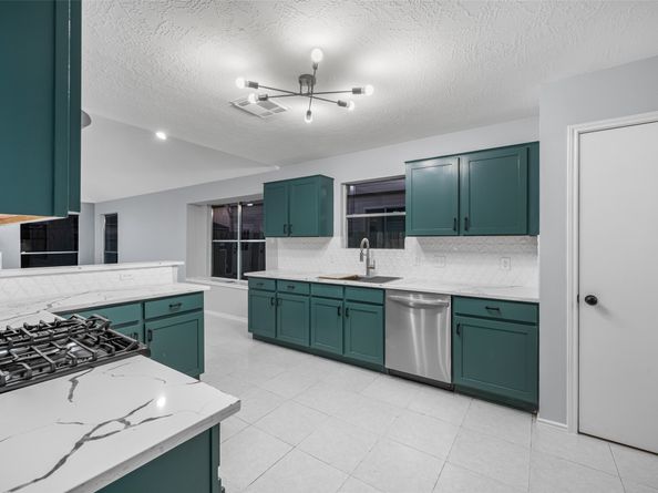 8906 Westplace Drive, Houston TX 77071