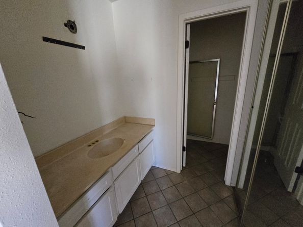 6106 W Airport Boulevard 18, Houston TX 77035