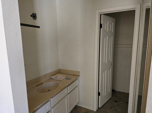 6106 W Airport Boulevard 18, Houston TX 77035