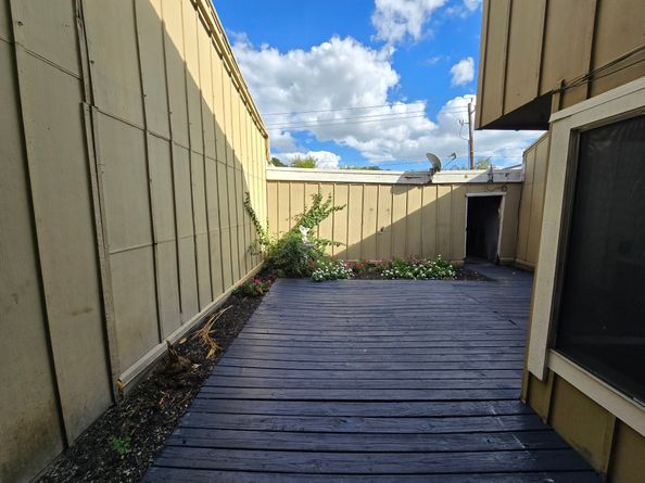 6106 W Airport Boulevard 18, Houston TX 77035