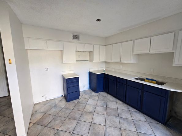 6106 W Airport Boulevard 18, Houston TX 77035