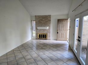 6106 W Airport Boulevard 18, Houston TX 77035