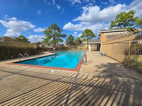 6106 W Airport Boulevard 18, Houston TX 77035