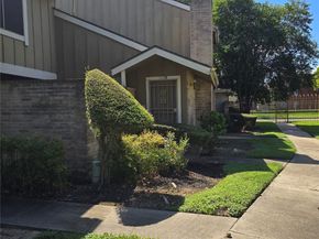 6106 W Airport Boulevard 18, Houston TX 77035