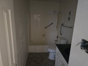 6106 W Airport Boulevard 18, Houston TX 77035