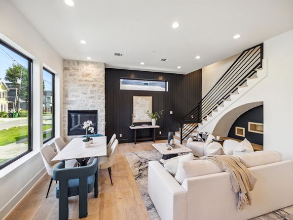 1104 W 9th Street, Houston TX 77007