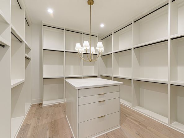 1104 W 9th Street, Houston TX 77007