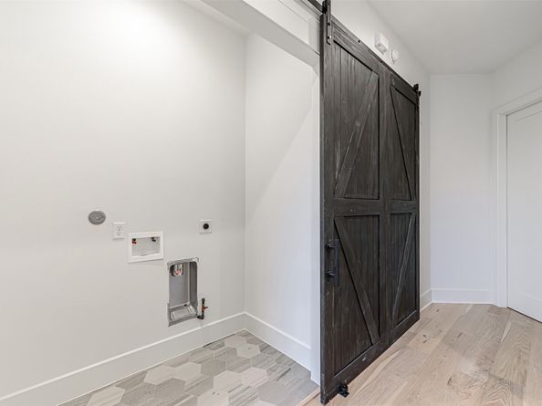 1104 W 9th Street, Houston TX 77007