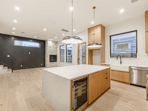 1104 W 9th Street, Houston TX 77007