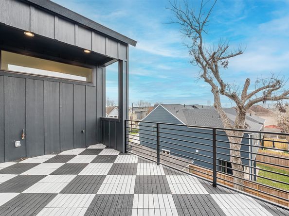 1104 W 9th Street, Houston TX 77007