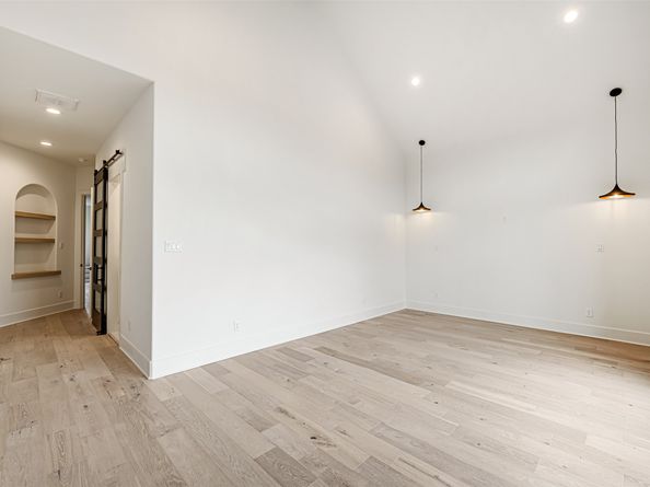 1104 W 9th Street, Houston TX 77007