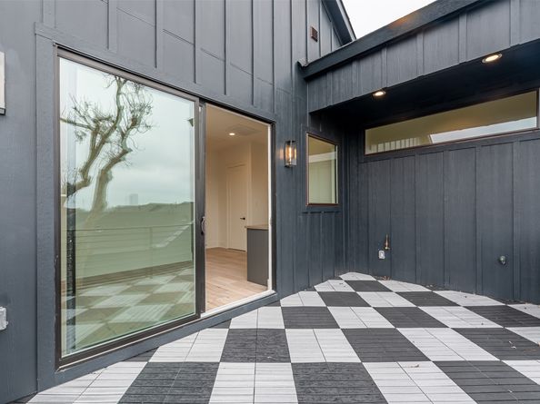 1104 W 9th Street, Houston TX 77007