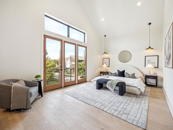 1104 W 9th Street, Houston TX 77007