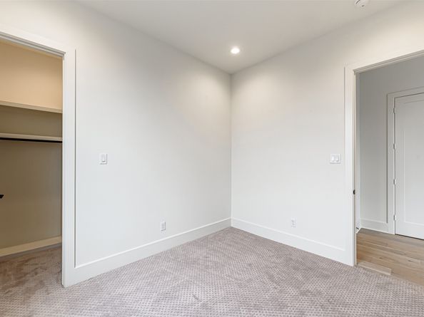 1104 W 9th Street, Houston TX 77007