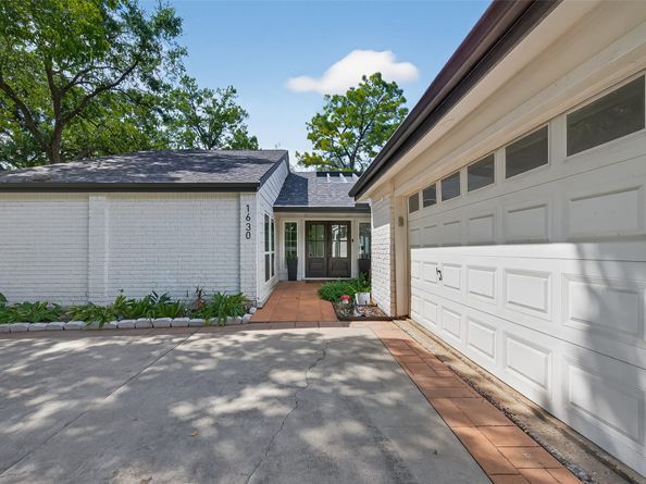 1630 Fall Valley Drive, Houston TX 77077