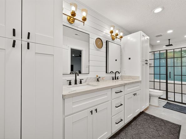 1630 Fall Valley Drive, Houston TX 77077