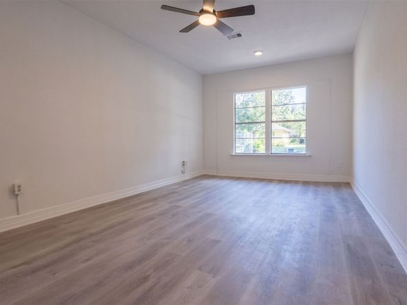 10221 Bretton Drive, Houston TX 77016