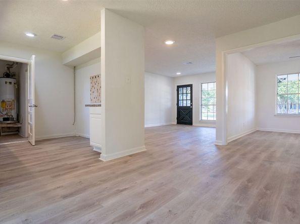 10221 Bretton Drive, Houston TX 77016