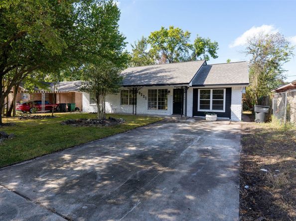 10221 Bretton Drive, Houston TX 77016