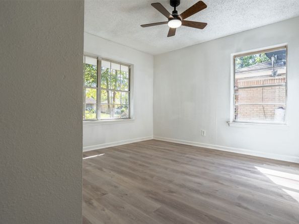 10221 Bretton Drive, Houston TX 77016