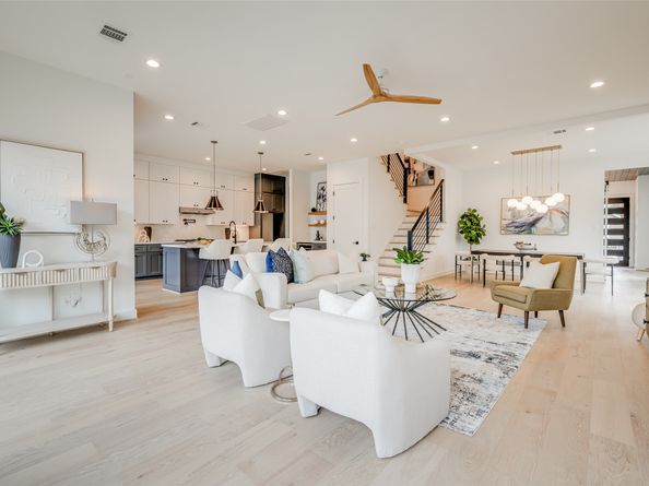 902 E 25TH Street, Houston TX 77009