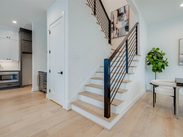 902 E 25TH Street, Houston TX 77009