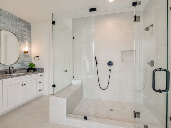 902 E 25TH Street, Houston TX 77009