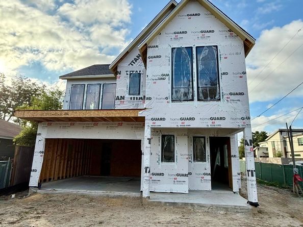 902 E 25TH Street, Houston TX 77009