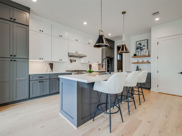 902 E 25TH Street, Houston TX 77009