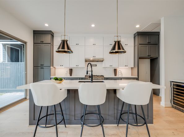 902 E 25TH Street, Houston TX 77009