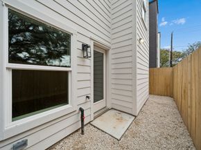 2221 Marnel Road A, Houston TX 77055