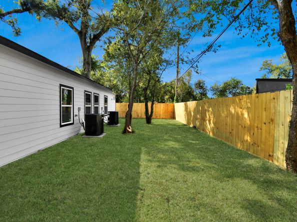 5941 Southlea Street, Houston TX 77033