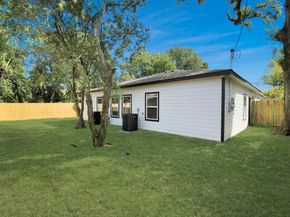 5941 Southlea Street, Houston TX 77033