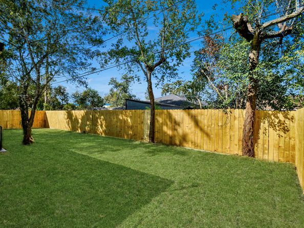 5941 Southlea Street, Houston TX 77033