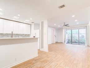 2829 Timmons Lane 167, Houston TX 77027