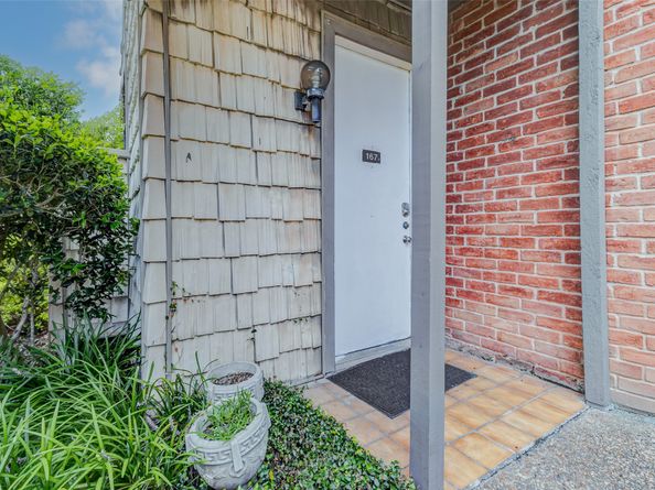 2829 Timmons Lane 167, Houston TX 77027