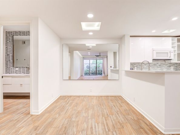 2829 Timmons Lane 167, Houston TX 77027