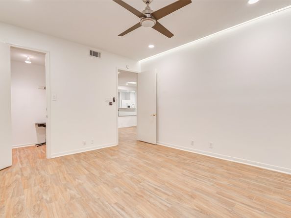 2829 Timmons Lane 167, Houston TX 77027