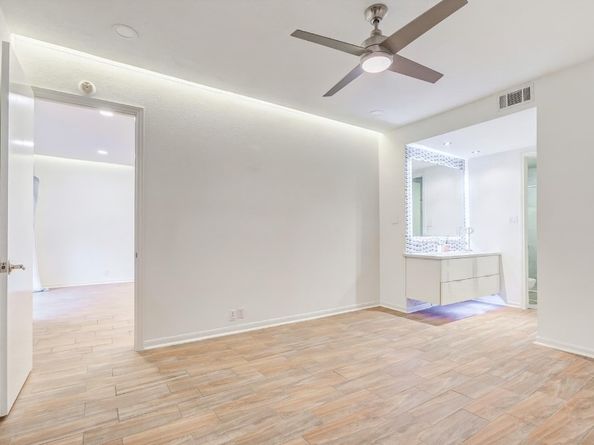 2829 Timmons Lane 167, Houston TX 77027