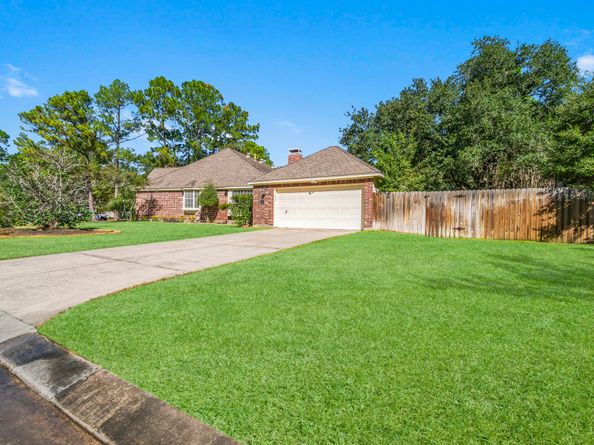 2 Quiet Oak Drive, The Woodlands TX 77381