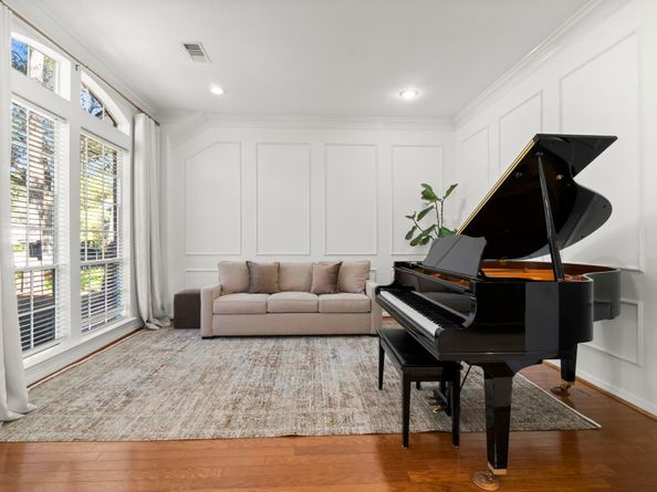 2 Quiet Oak Drive, The Woodlands TX 77381