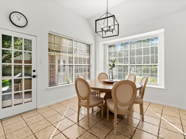 2 Quiet Oak Drive, The Woodlands TX 77381