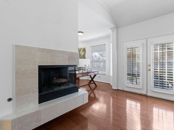 2 Quiet Oak Drive, The Woodlands TX 77381