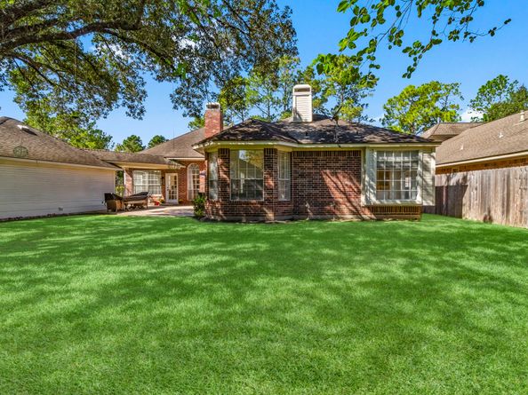 2 Quiet Oak Drive, The Woodlands TX 77381