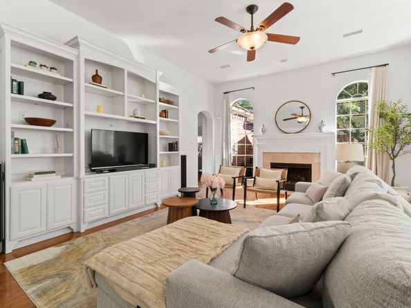 2 Quiet Oak Drive, The Woodlands TX 77381