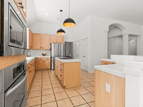 2 Quiet Oak Drive, The Woodlands TX 77381