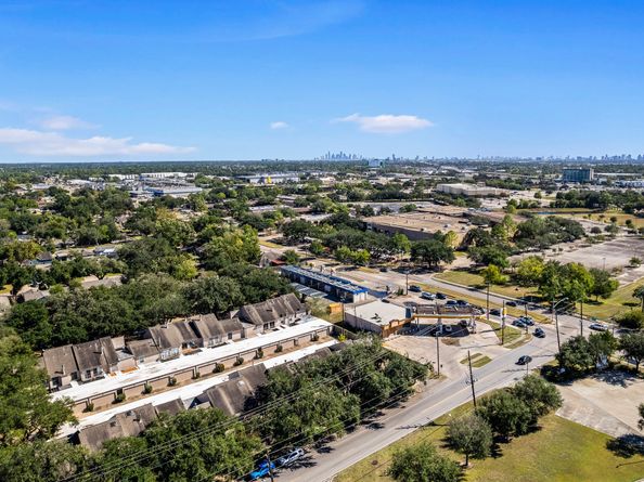 5814 Langfield Road 5814, Houston TX 77092