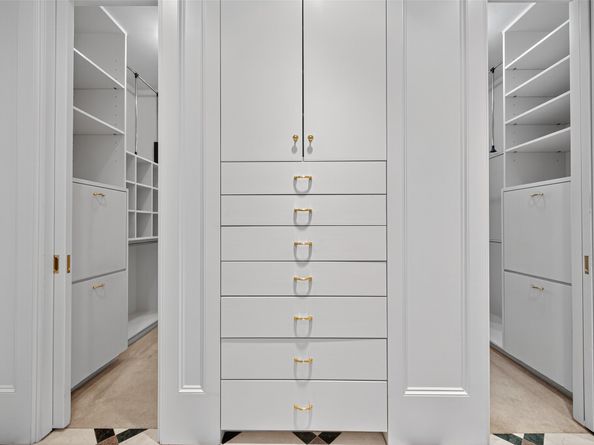 16703 Southern Oaks Drive, Houston TX 77068